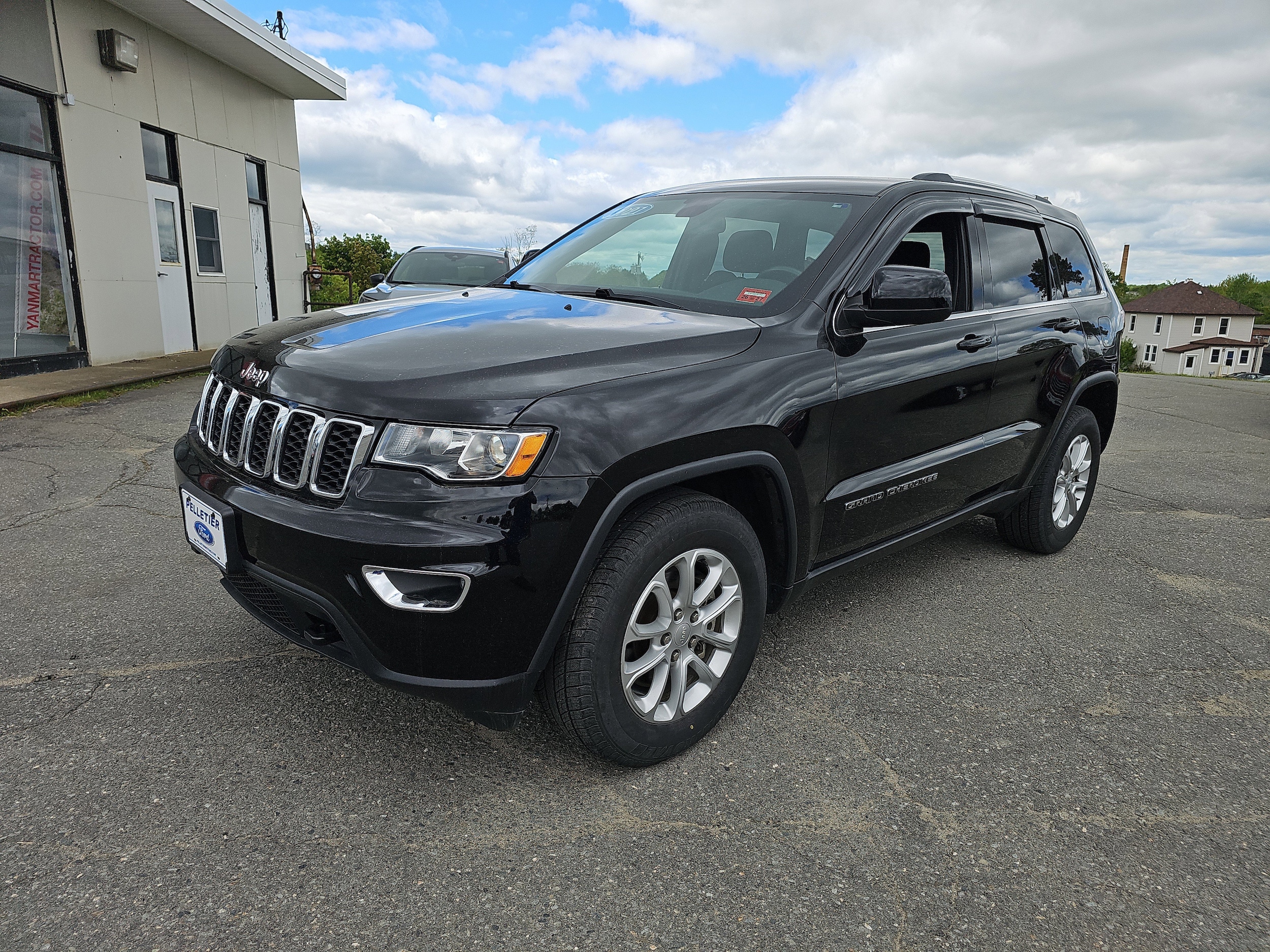 2021 Jeep Grand Cherokee Laredo's photo