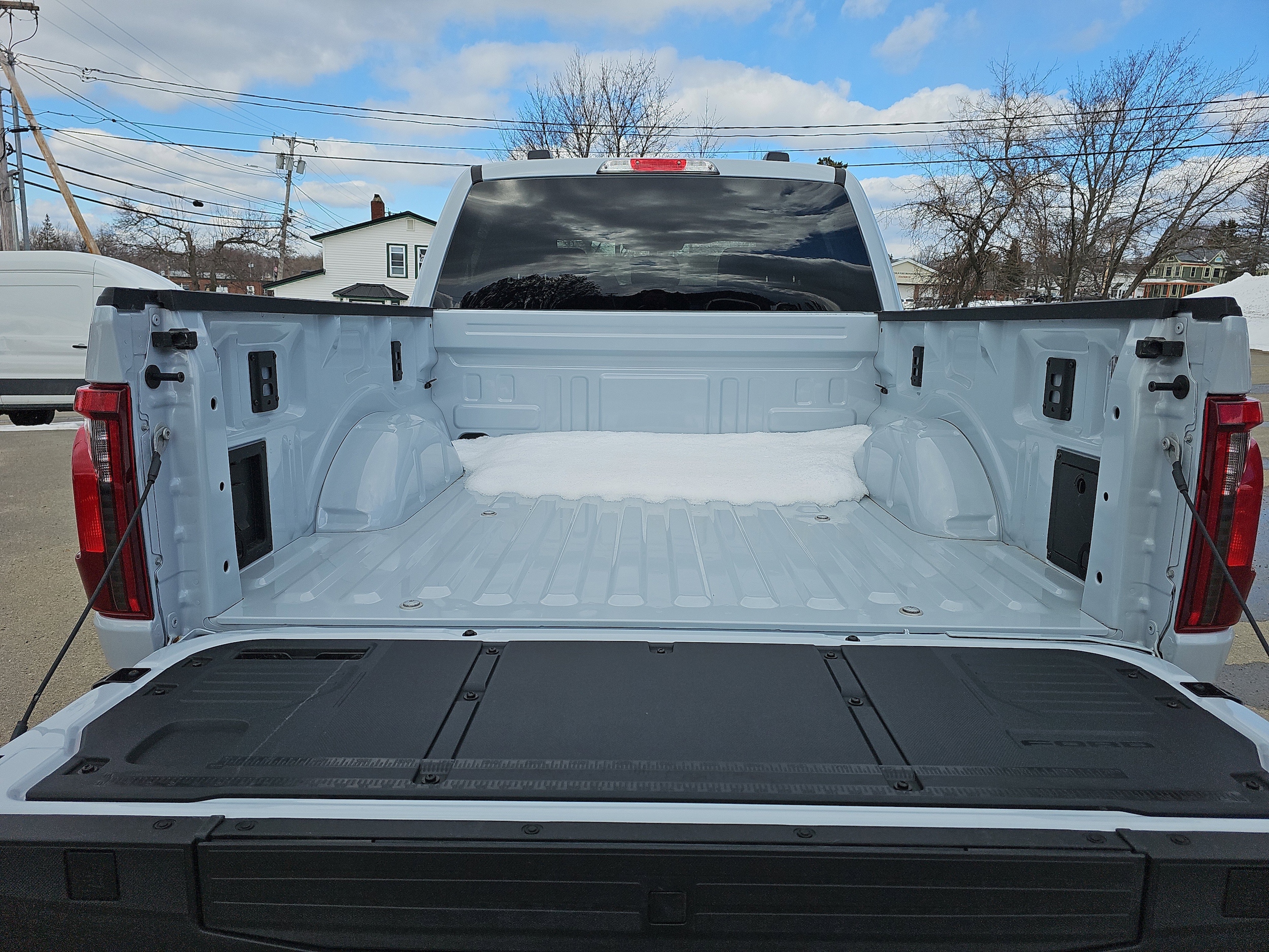 2025 Ford F-150 XLT - Photo 6