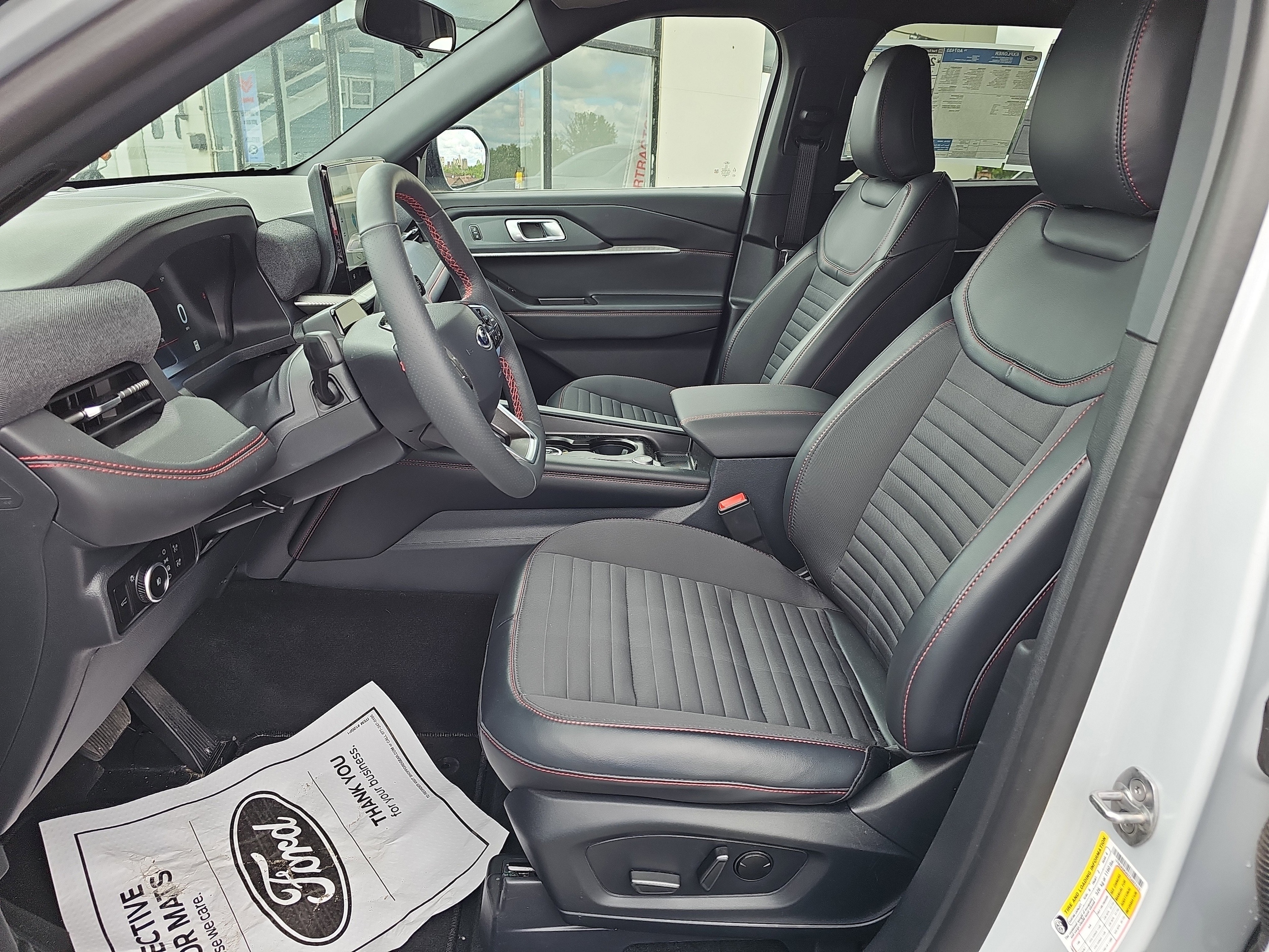 2026 Ford Explorer ST-Line - Photo 15