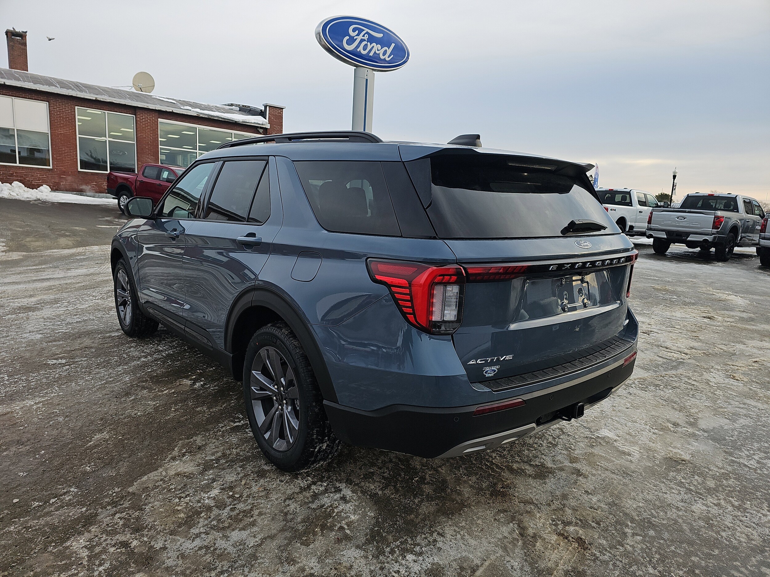 2026 Ford Explorer Active - Photo 5