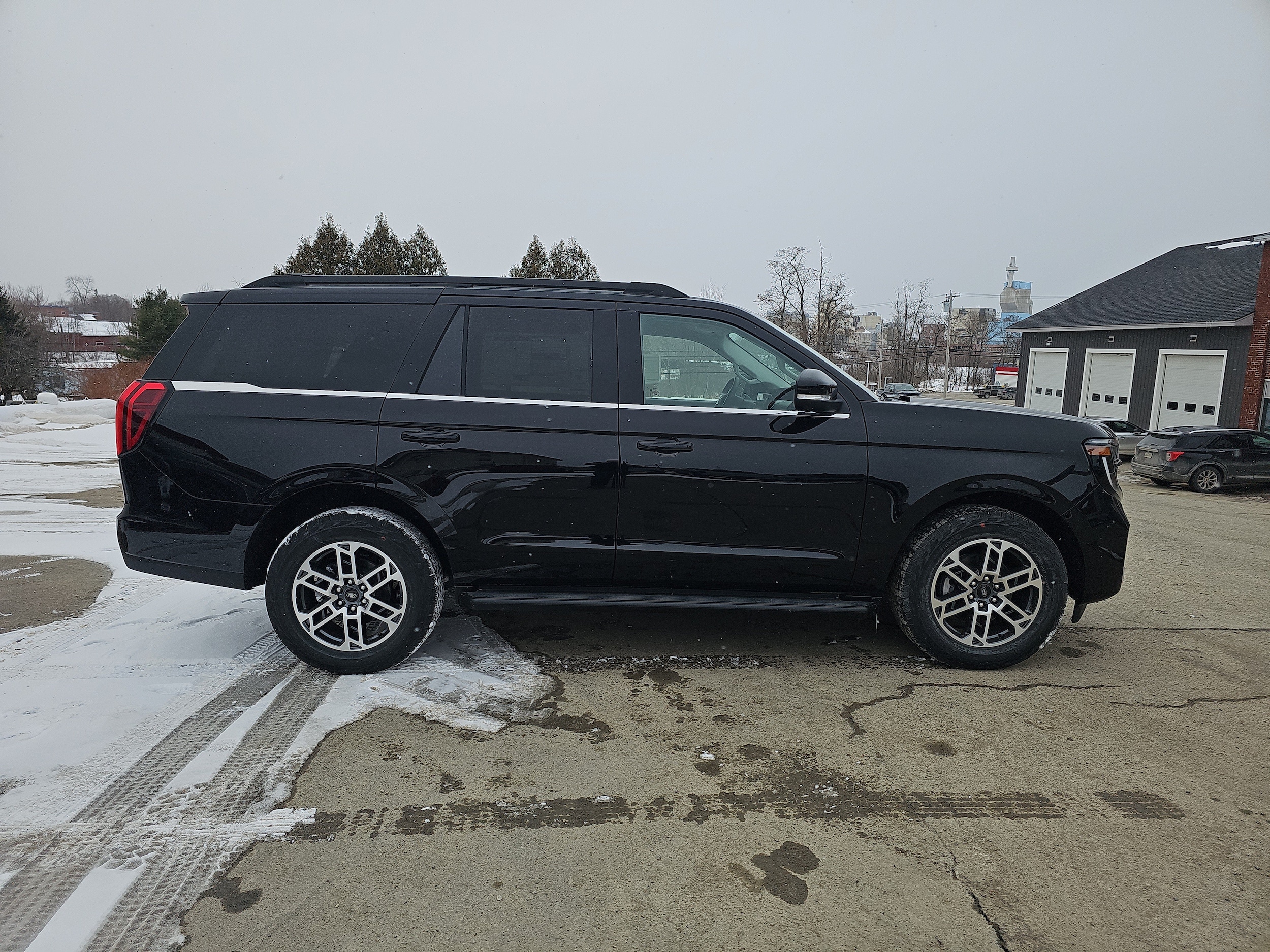 2026 Ford Expedition Active - Photo 9