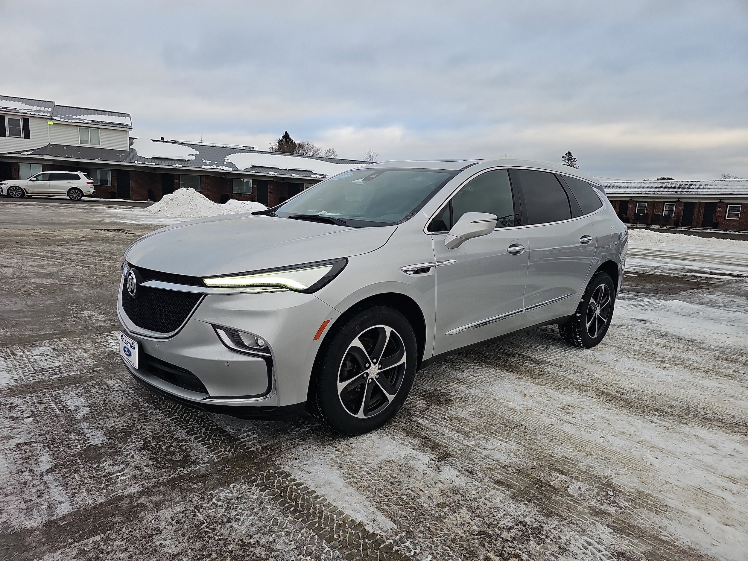 2022 Buick Enclave Essence's photo