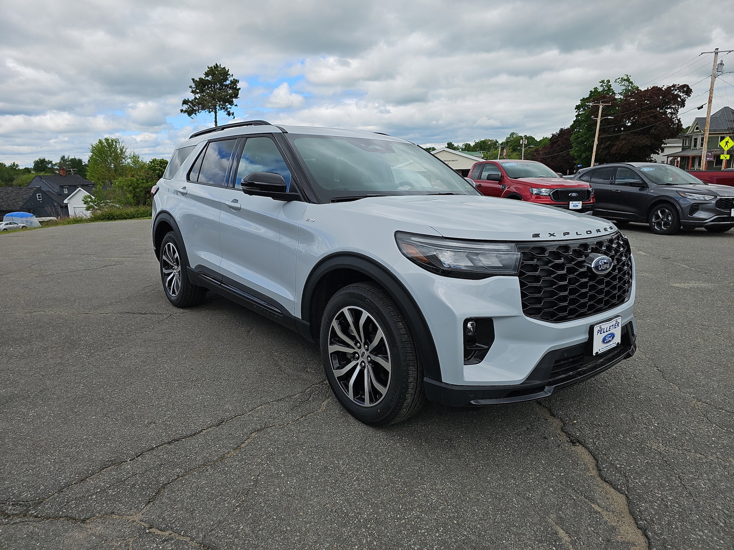 2026 Ford Explorer ST-Line - Photo 10