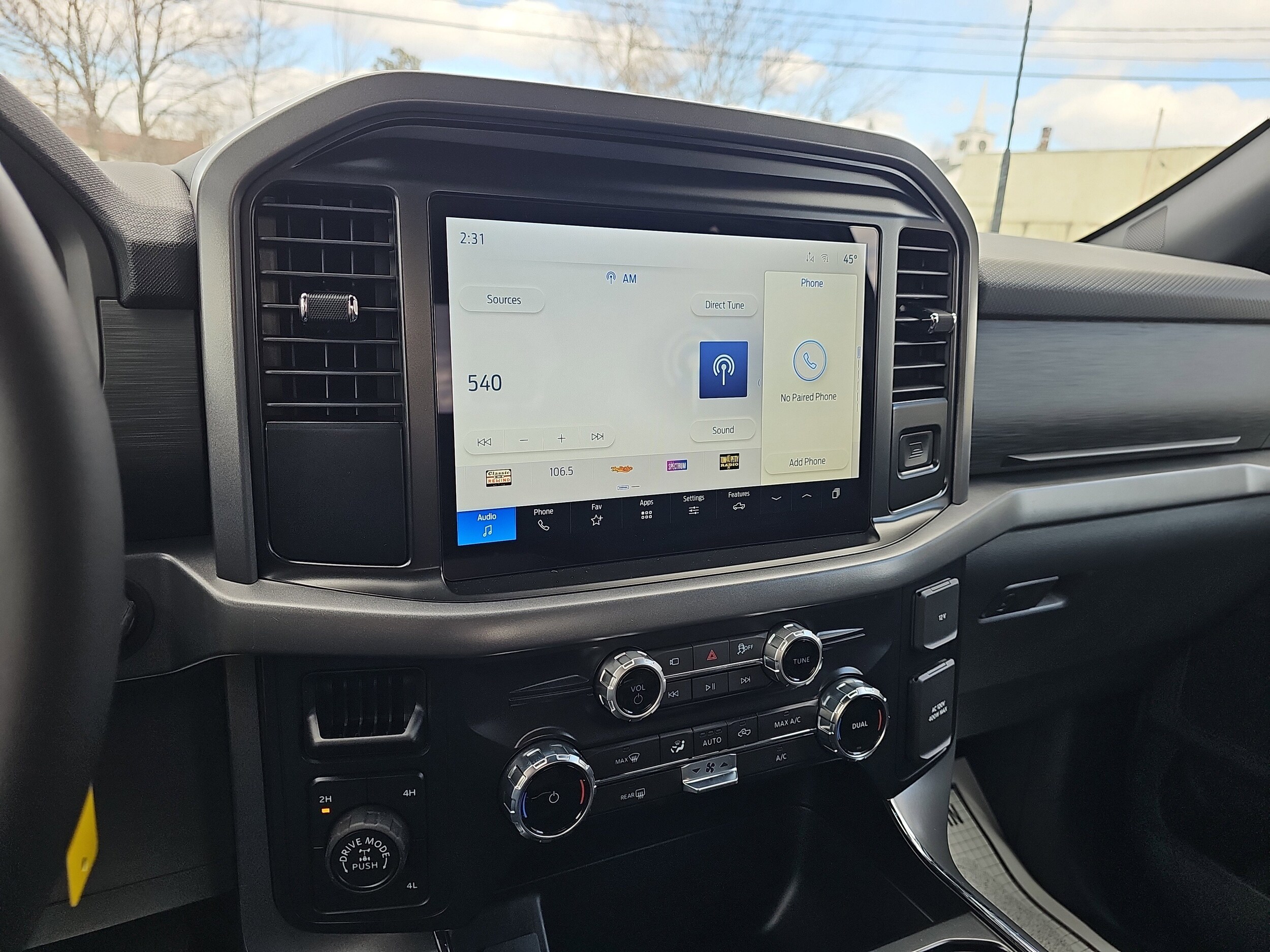 2025 Ford F-150 XLT - Photo 16