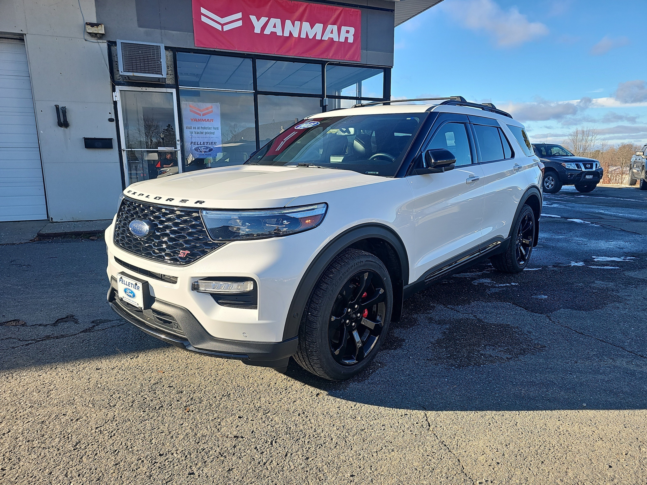 2022 Ford Explorer ST's photo