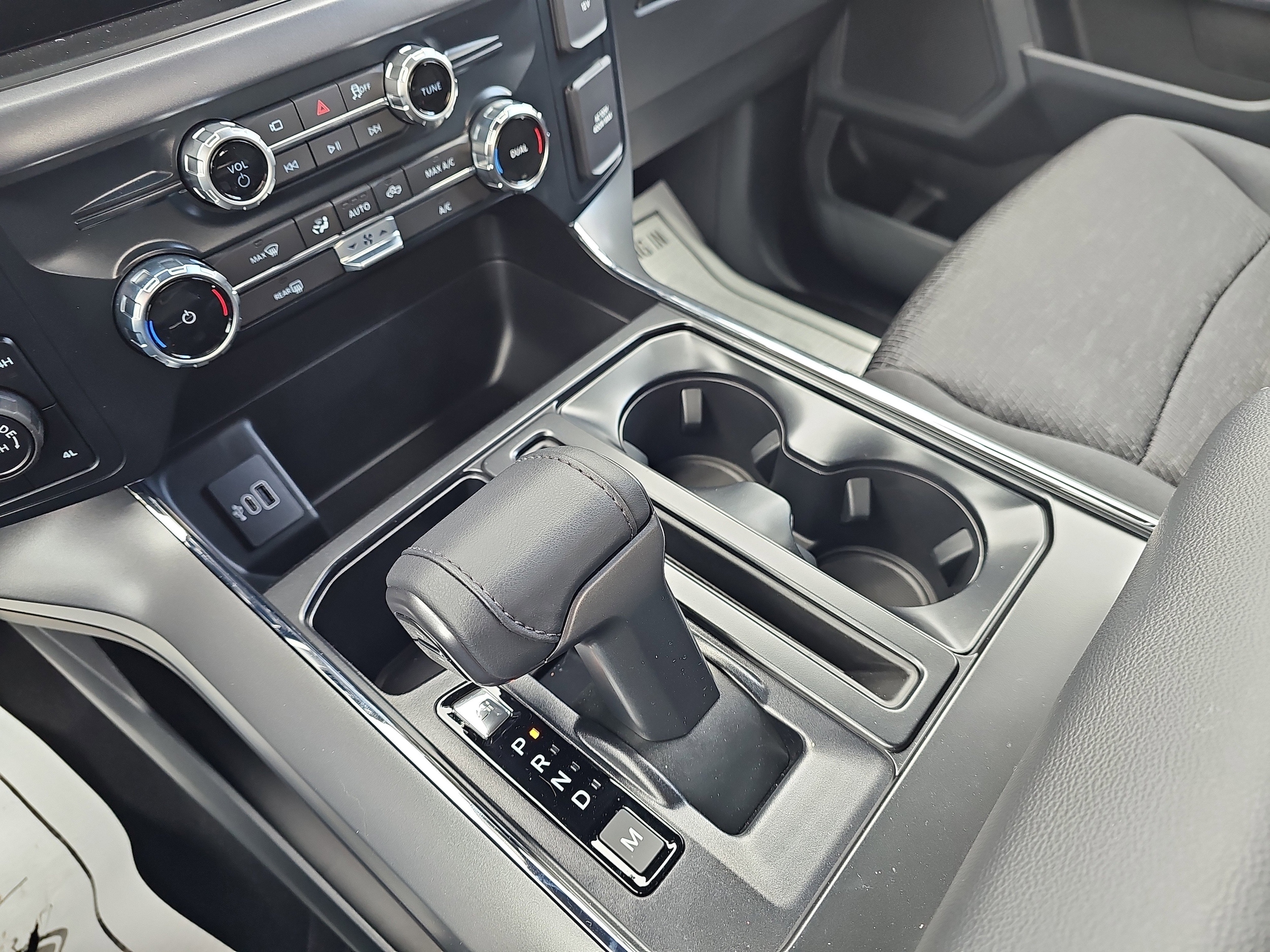 2025 Ford F-150 XLT - Photo 17