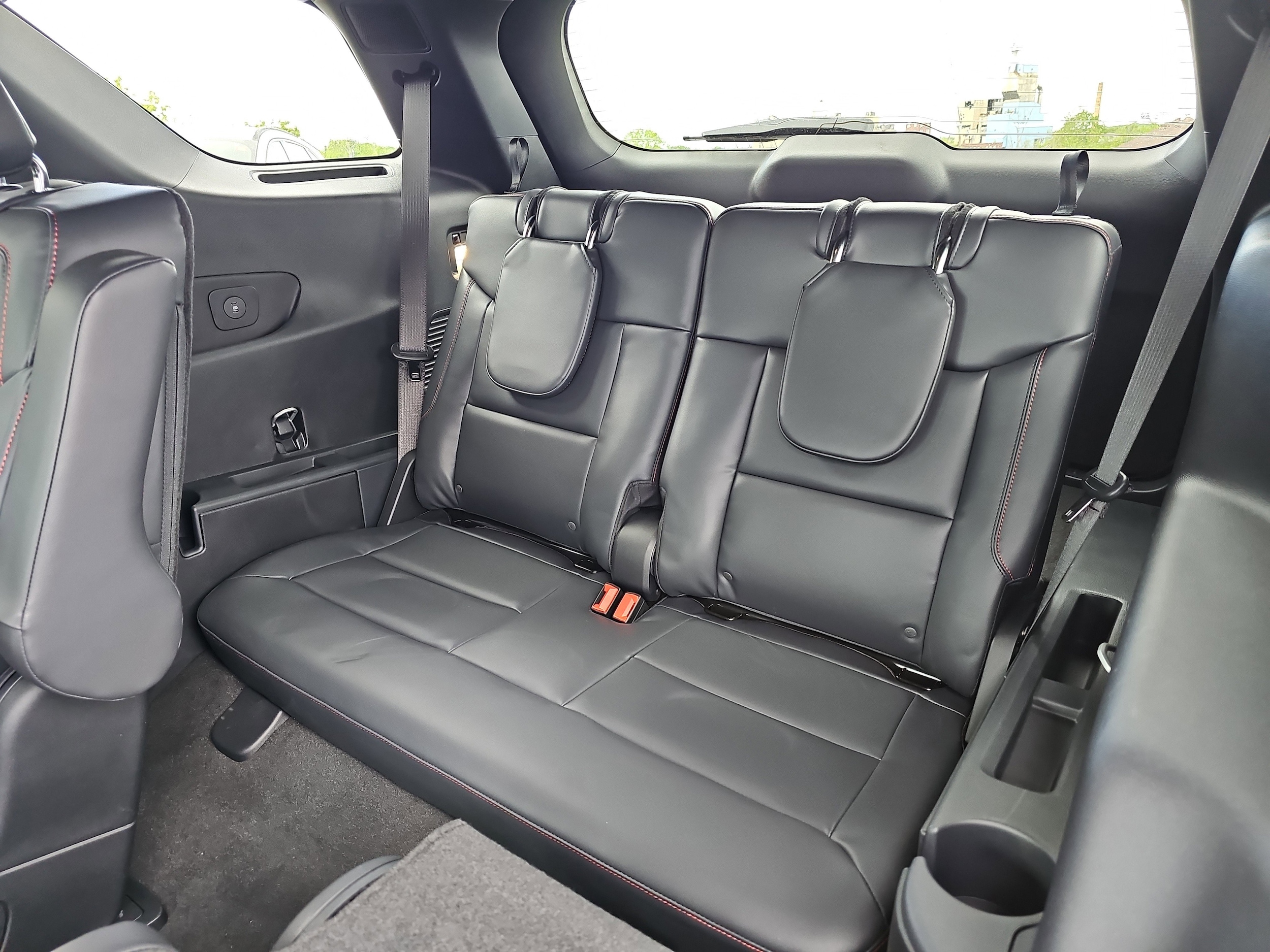 2026 Ford Explorer ST-Line - Photo 13