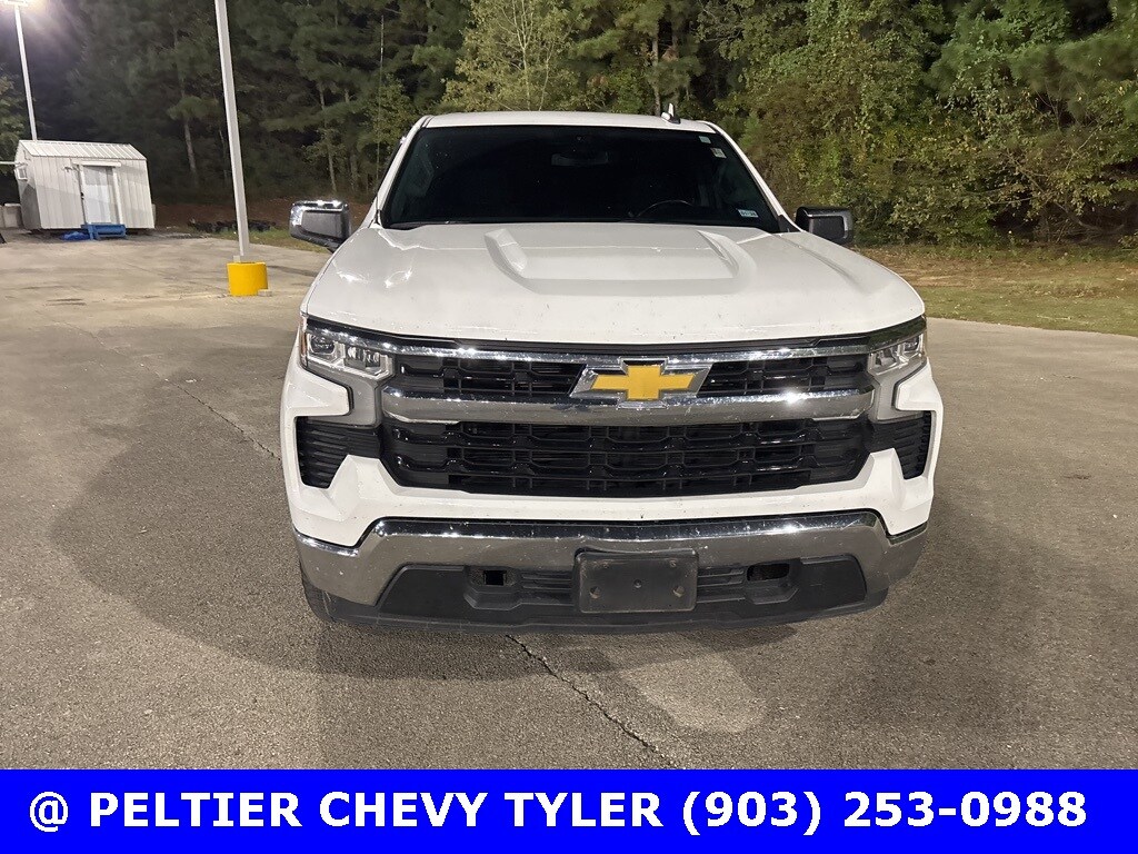 2023 Chevrolet Silverado 1500 LT photo 2