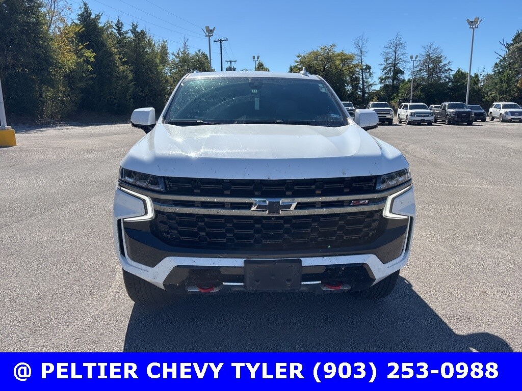 2021 Chevrolet Suburban Z71 photo 2