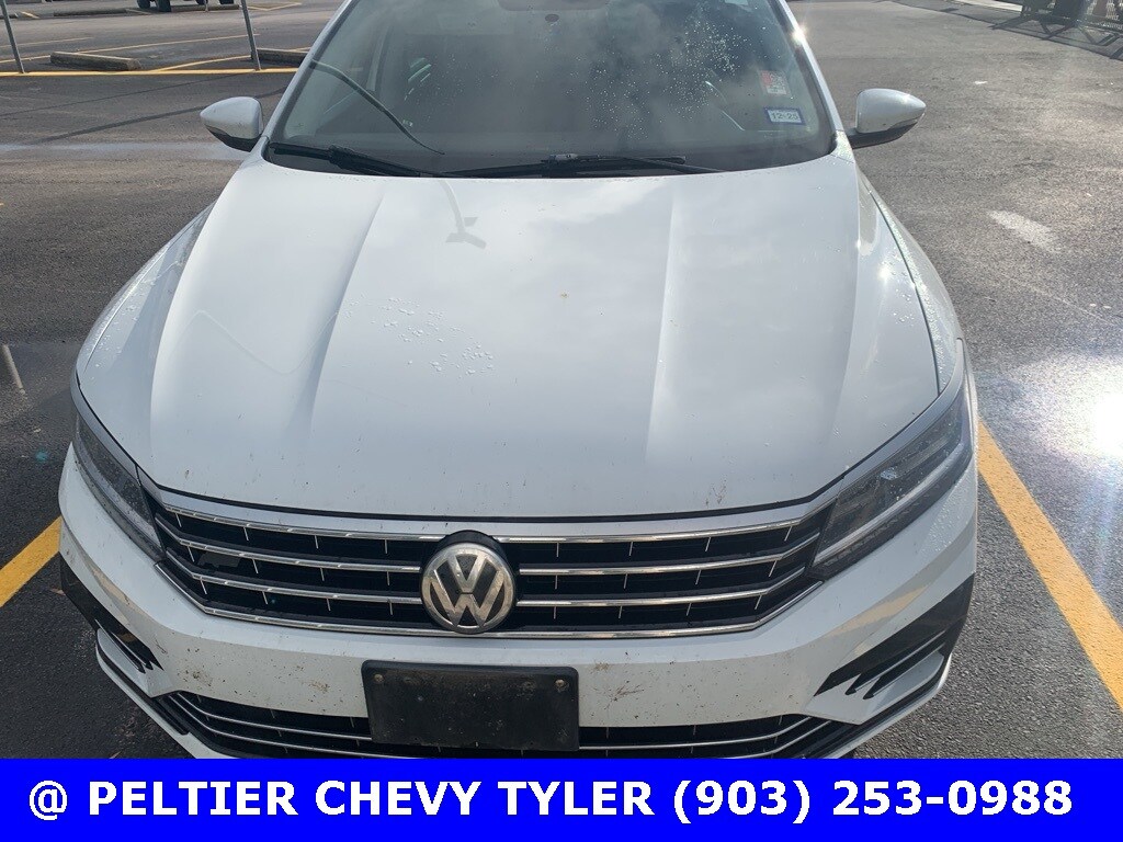 Used 2017 Volkswagen Passat 1.8T R-Line Sedan