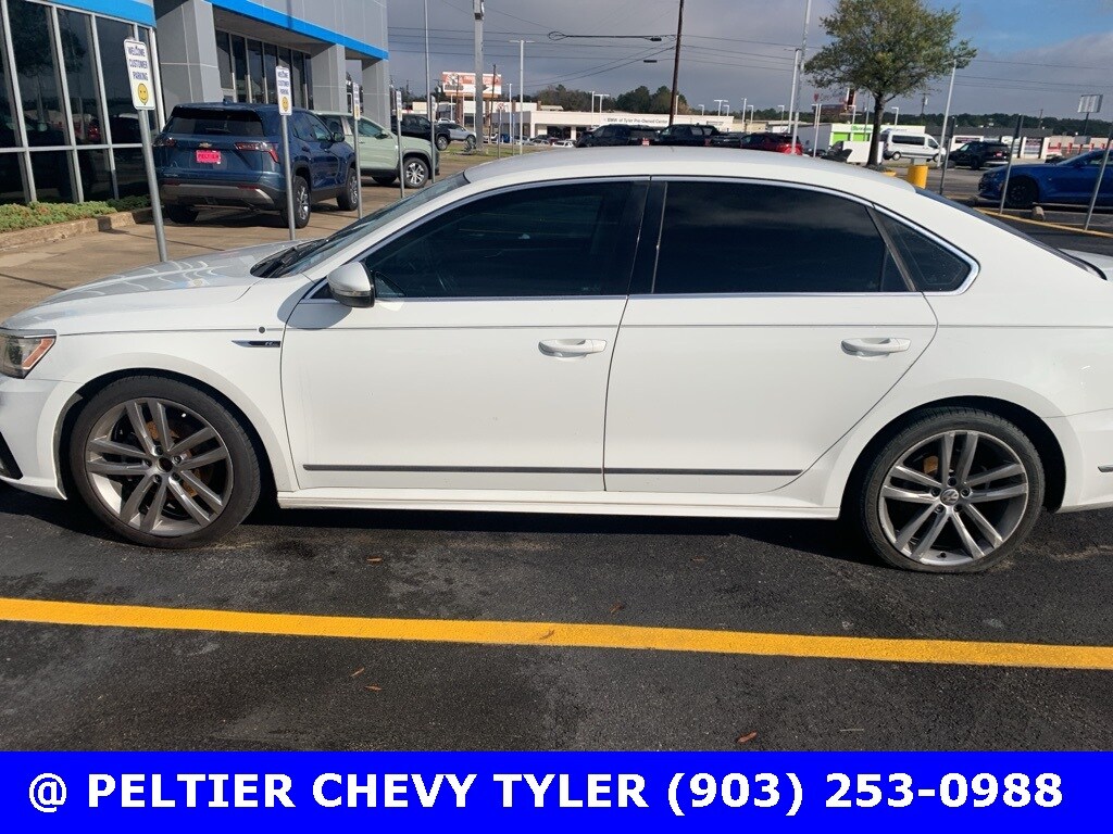 Used 2017 Volkswagen Passat 1.8T R-Line Sedan