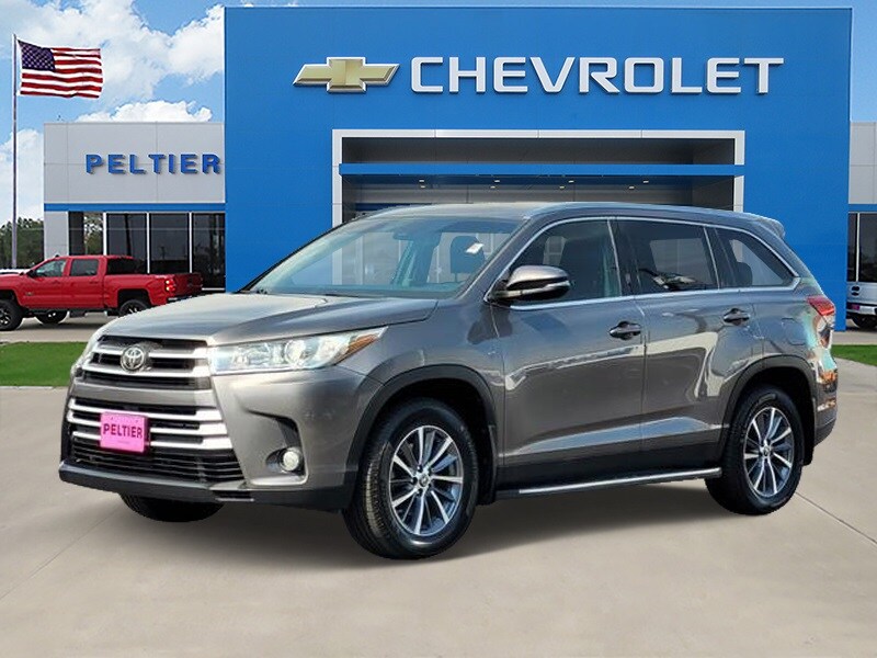 2019 Toyota Highlander SE photo 2