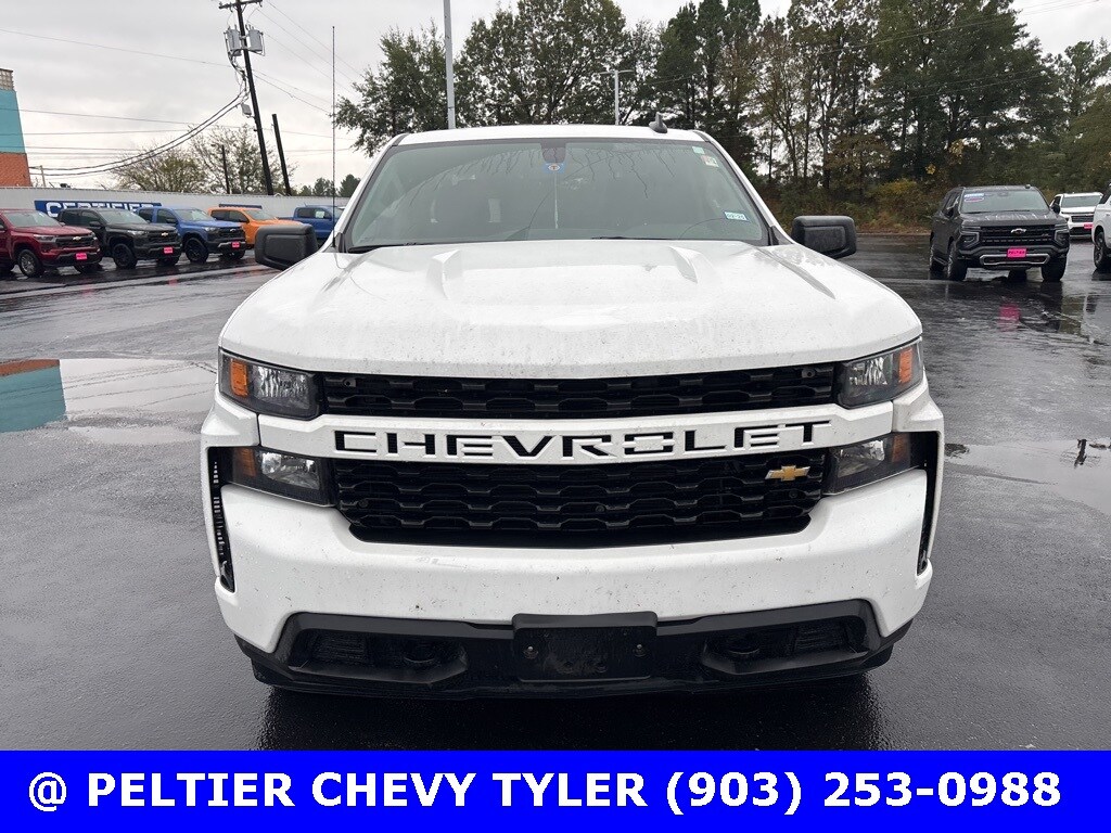 2020 Chevrolet Silverado 1500 Custom photo 2