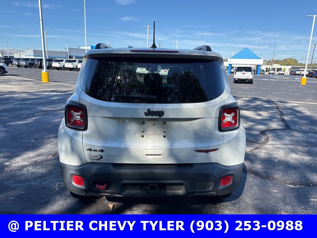 2018 Jeep Renegade Trailhawk photo 2