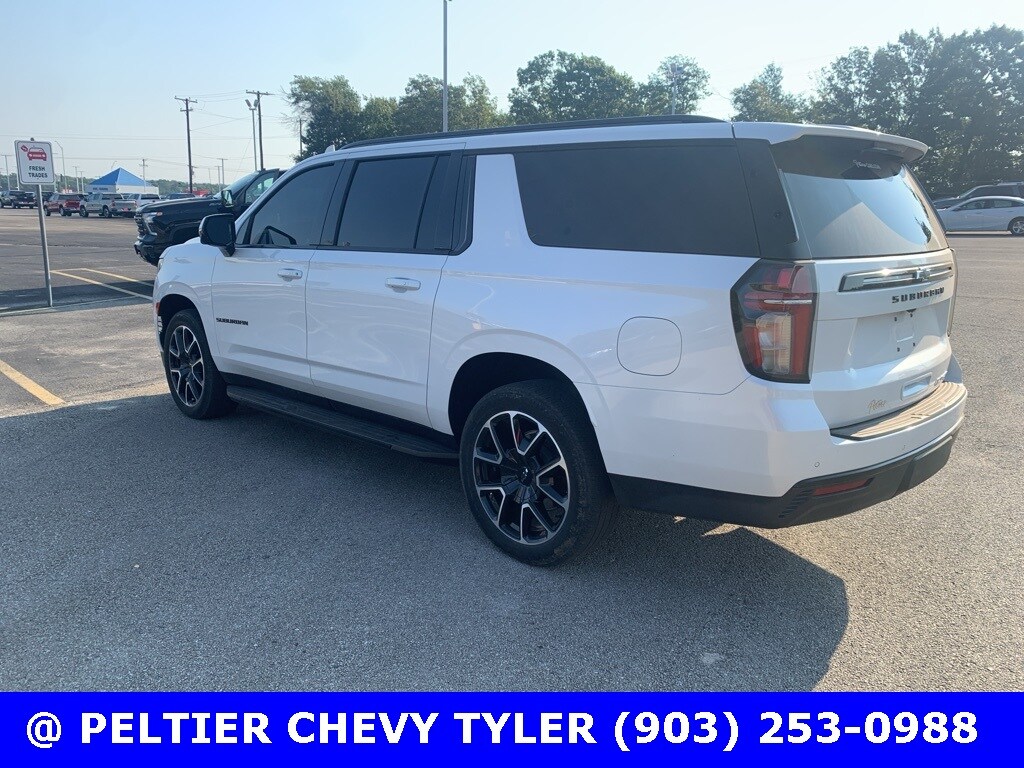 2024 Chevrolet Suburban RST photo 4