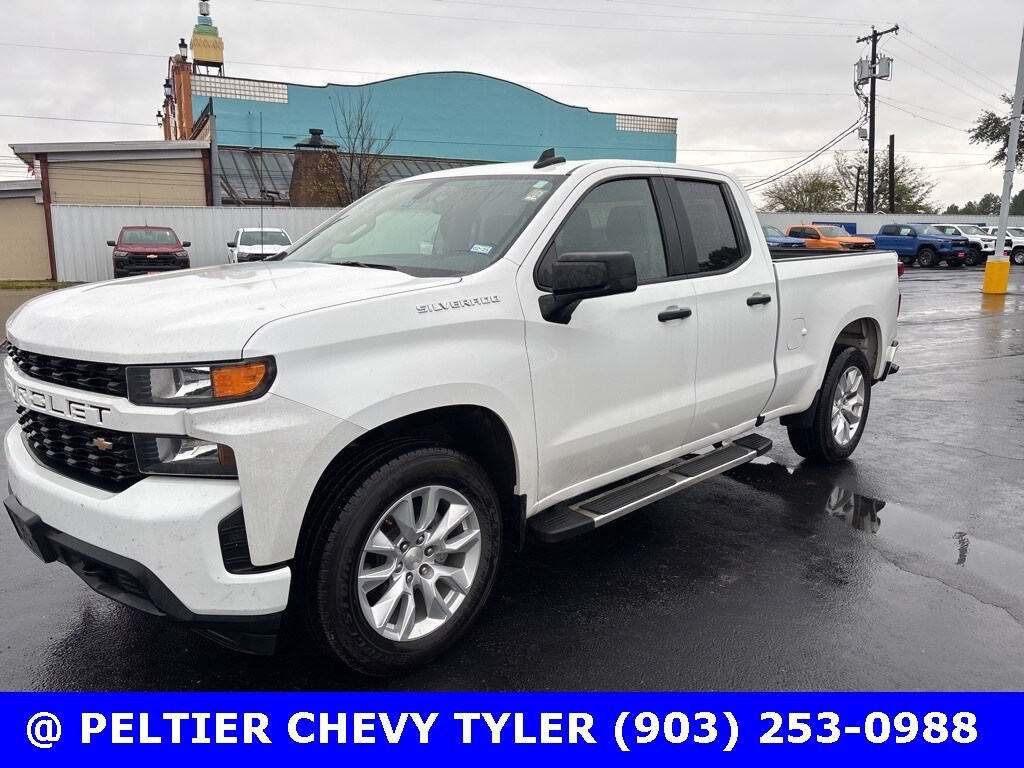 2020 Chevrolet Silverado 1500 Custom photo 3