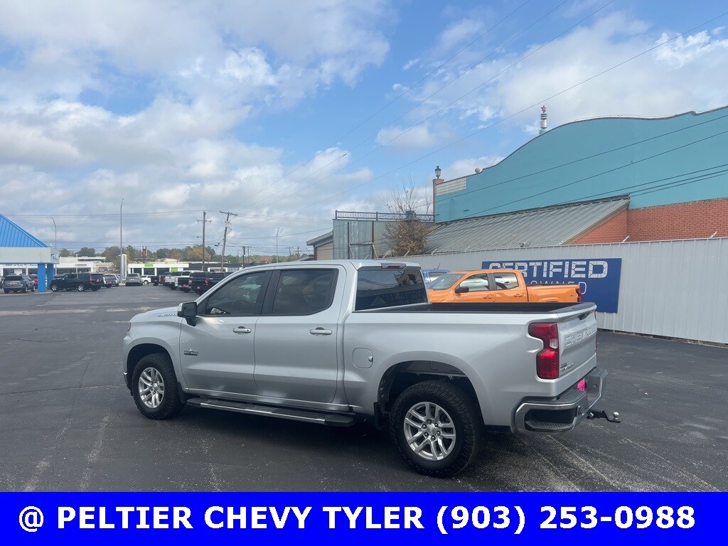 2022 Chevrolet Silverado 1500 LT photo 3