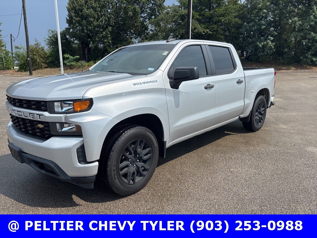 2019 Chevrolet Silverado 1500 Custom photo 3