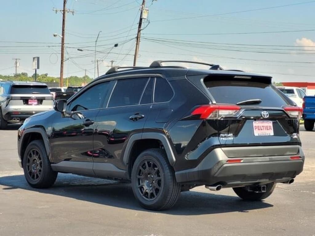 Used 2019 Toyota RAV4 XLE SUV