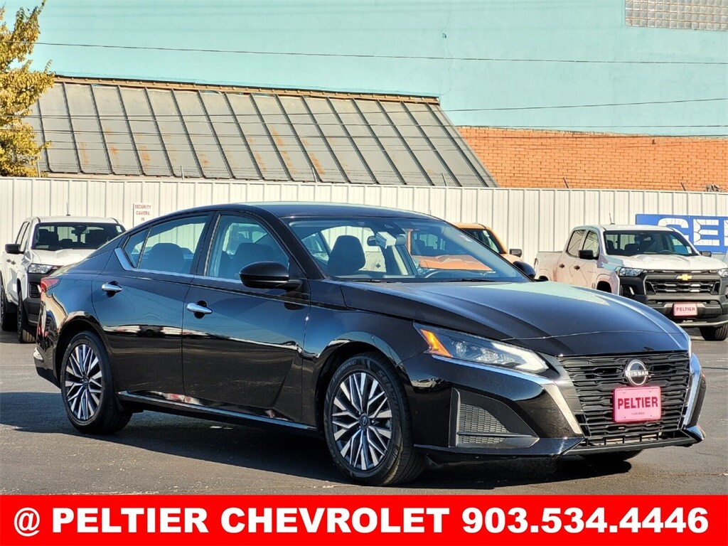 Used 2023 Nissan Altima 2.5 SV Sedan