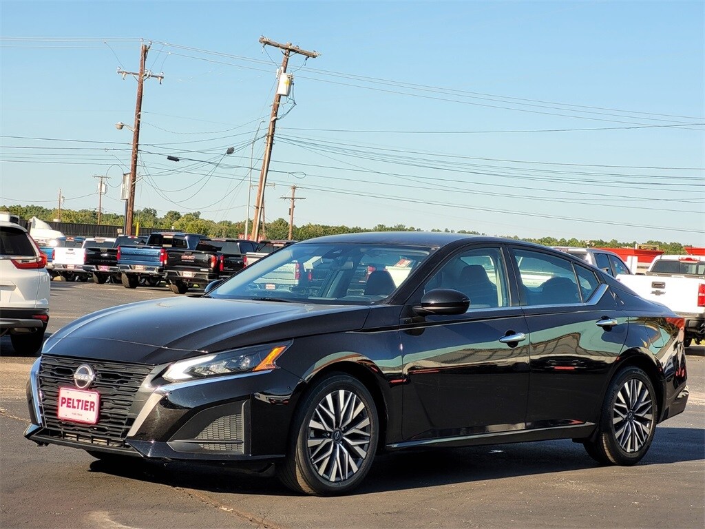 Used 2023 Nissan Altima 2.5 SV Sedan