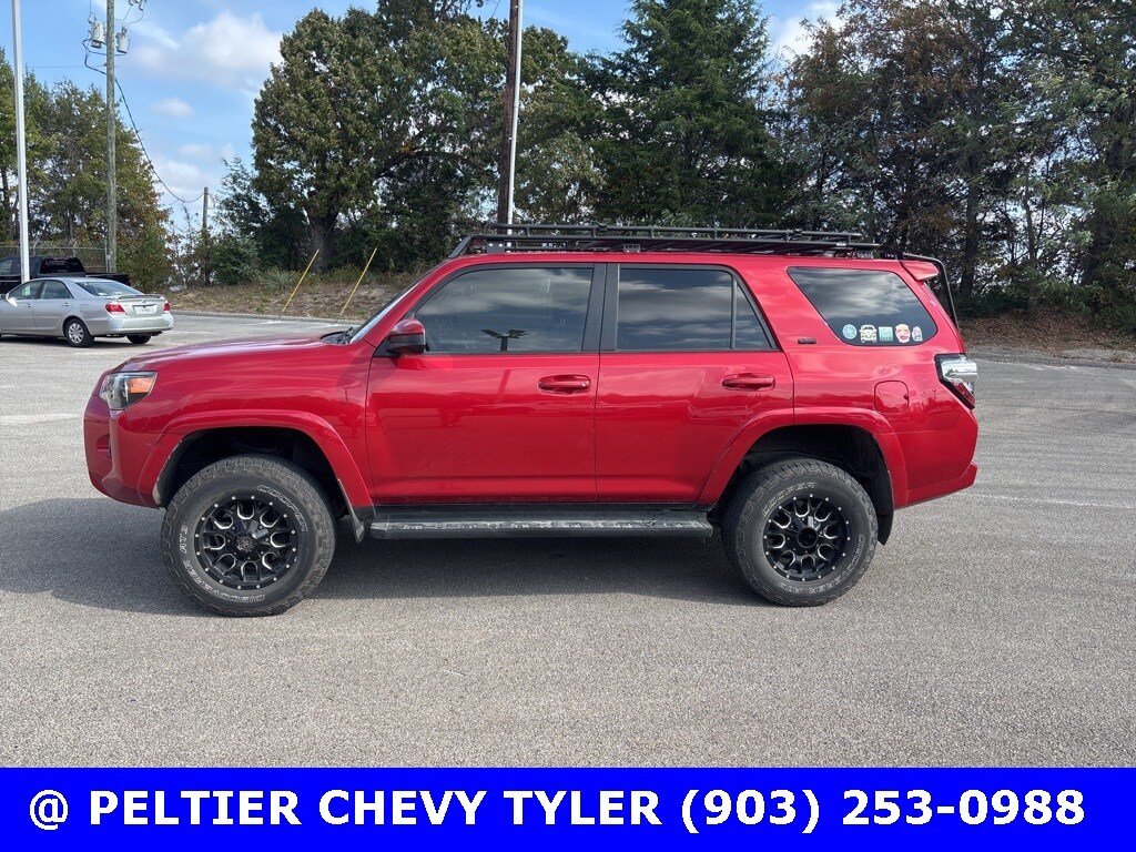 2020 Toyota 4Runner SR5 4WD photo 4