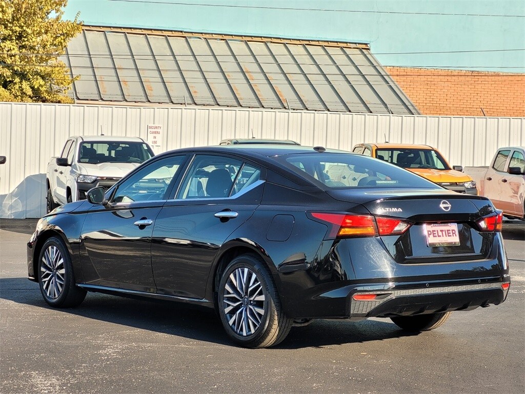 Used 2023 Nissan Altima 2.5 SV Sedan