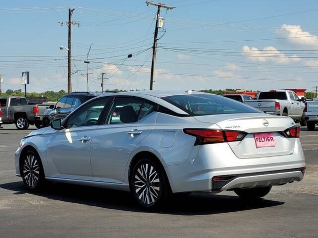 Used 2024 Nissan Altima 2.5 SV Sedan