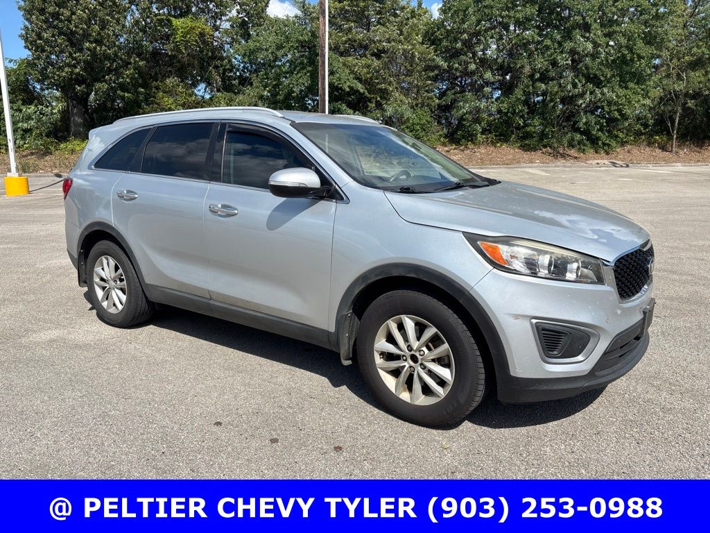 2017 Kia Sorento LX AT's photo