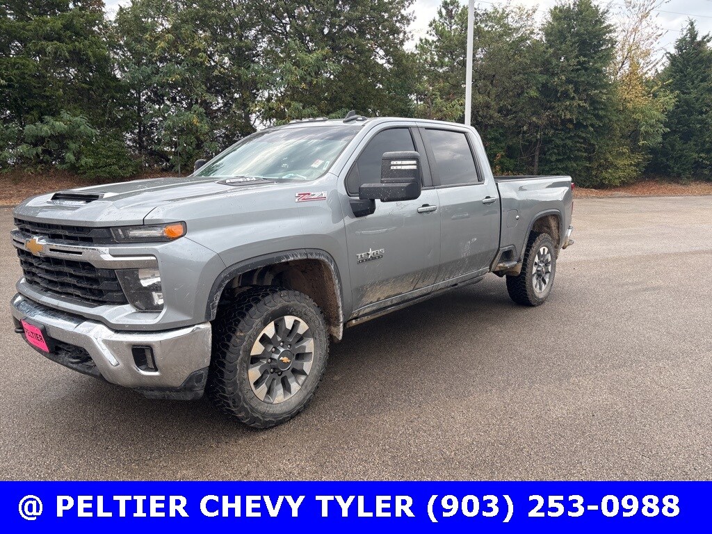 2024 Chevrolet Silverado 2500HD LT photo 3