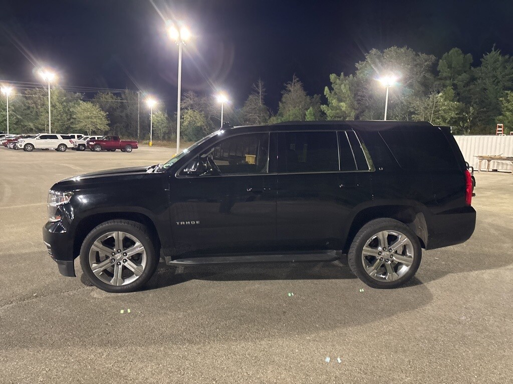 2016 Chevrolet Tahoe LT photo 4