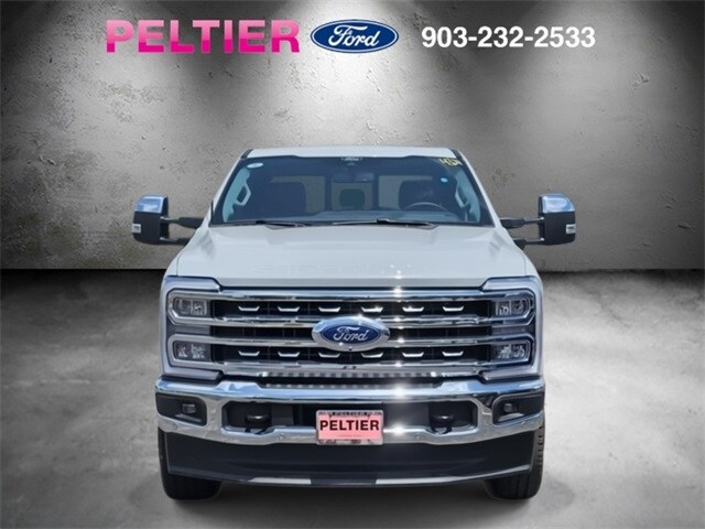 2025 Ford F-250 Lariat photo 2