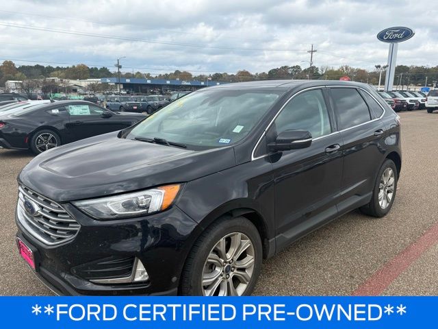 2021 Ford Edge Titanium photo 3