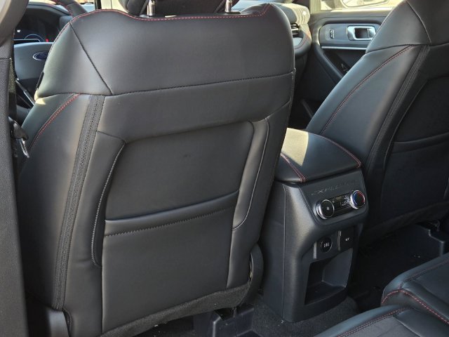 2026 Ford Explorer ST-Line - Photo 22