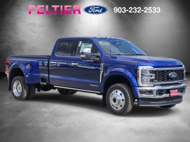 2026 Ford F-450 Super Duty King Ranch's photo