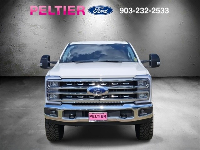 2026 Ford F-250 Lariat photo 2