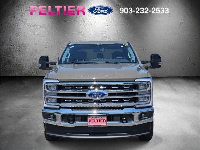 2026 Ford F-250 Lariat photo 2