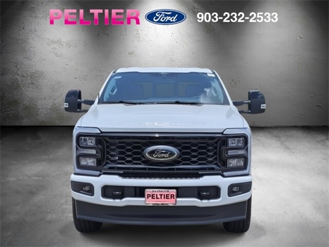 2025 Ford F-250 Lariat photo 2