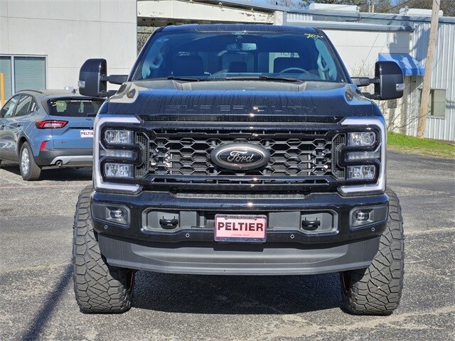 2025 Ford F-250 Lariat photo 2