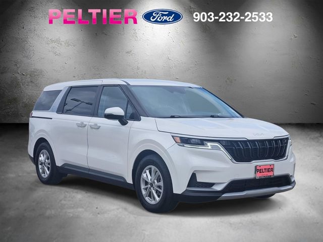 2023 Kia Sedona LX's photo