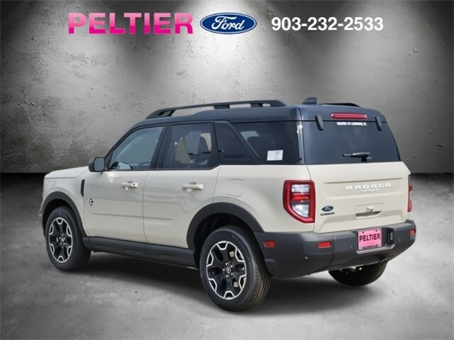 2025 Ford Bronco Sport Outer Banks photo 3