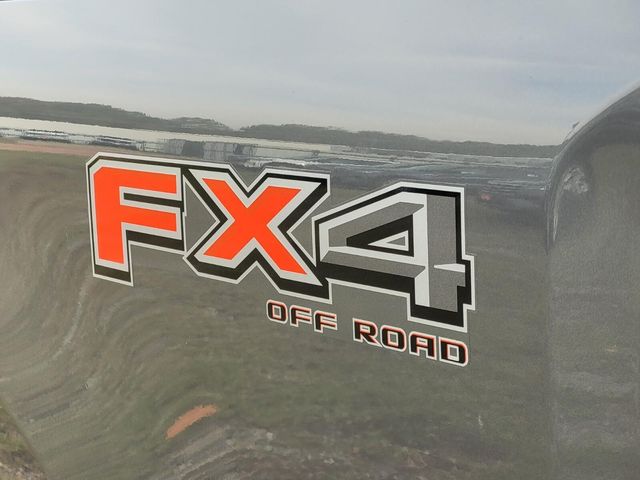 2026 Ford F-250 Super Duty XLT - Photo 6