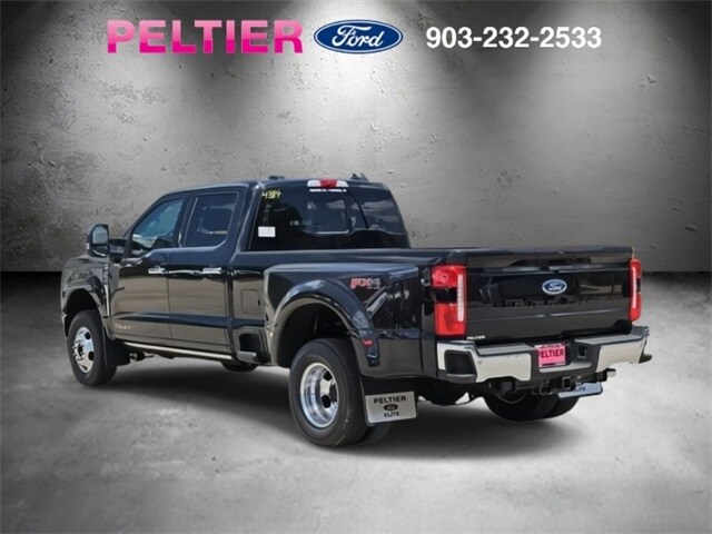 2025 Ford F-350 Lariat photo 3