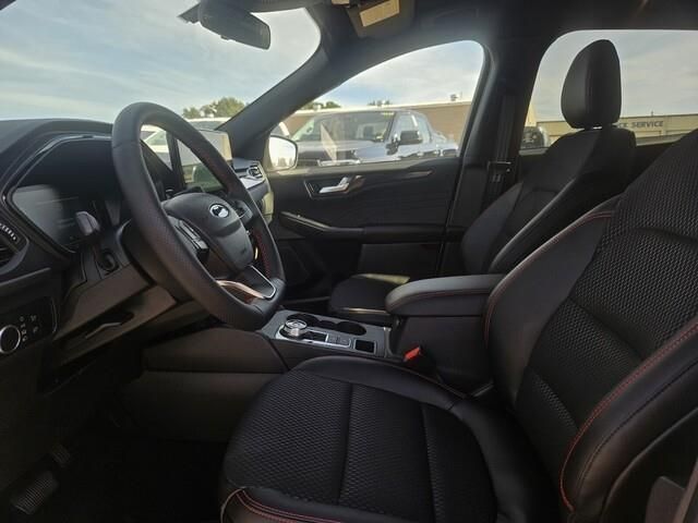 2026 Ford Escape ST-Line - Photo 8