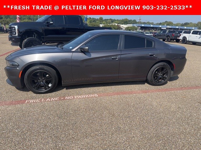 2020 Dodge Charger SXT photo 2