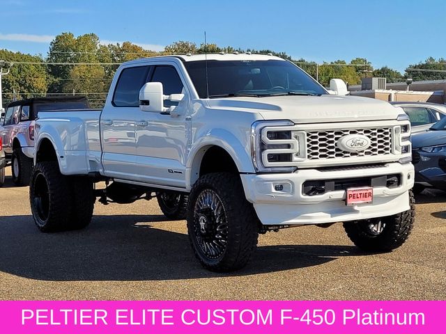 2025 Ford F-450 Super Duty Platinum's photo