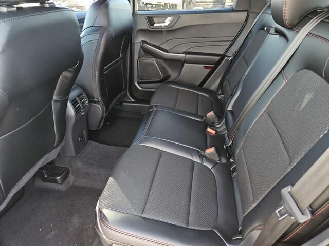 2026 Ford Escape ST-Line - Photo 23