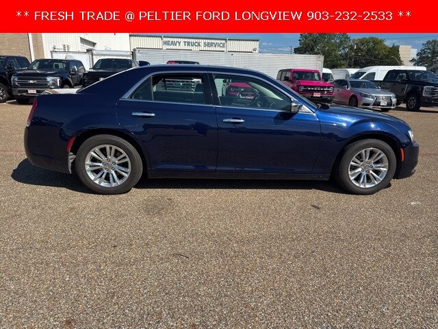 2015 Chrysler 300 C photo 2
