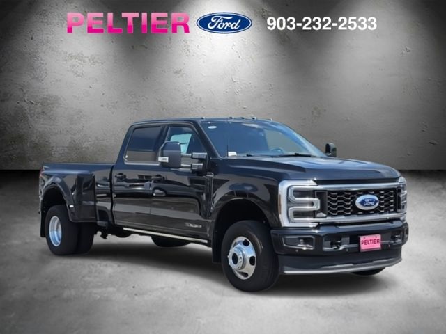 2025 Ford F-350 Super Duty Platinum's photo