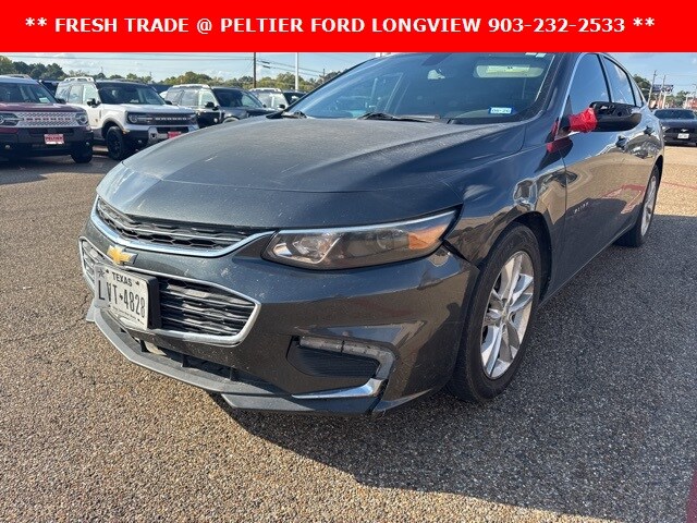 2017 Chevrolet Malibu 1LT photo 3